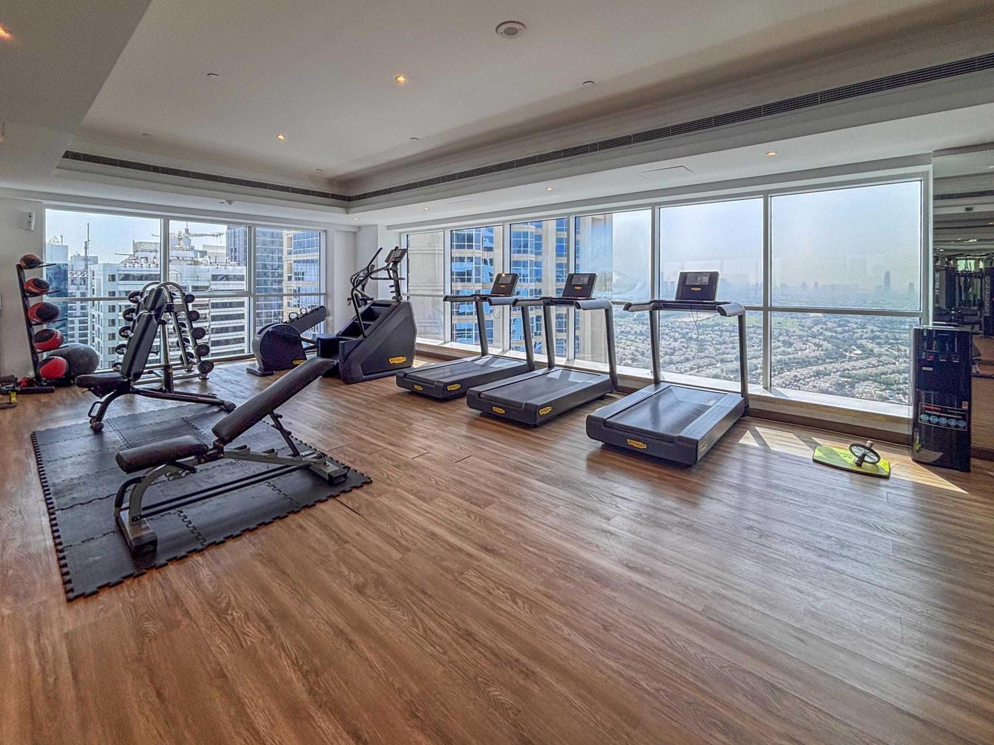 Frank Porter - Saba 3 Apartment Dubai